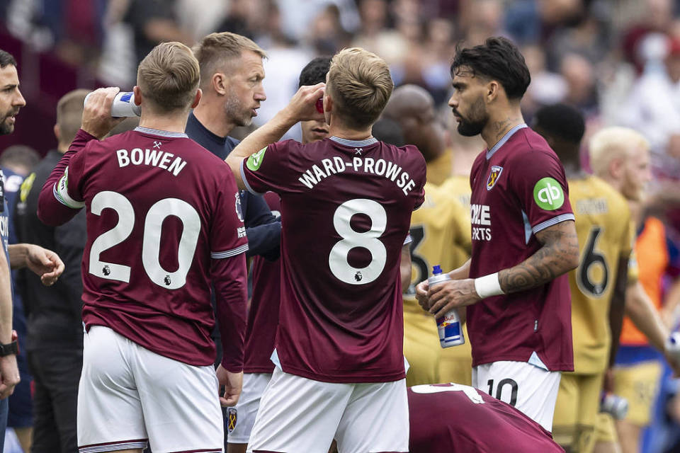 [流言板]好兄弟！范德比尔特今日暂停后和戴维斯在场边激情“互喷”50亮263回复